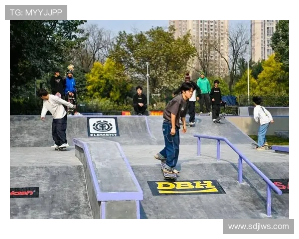 重庆滑板队配合引发热议球员间默契与争议并存的背后故事