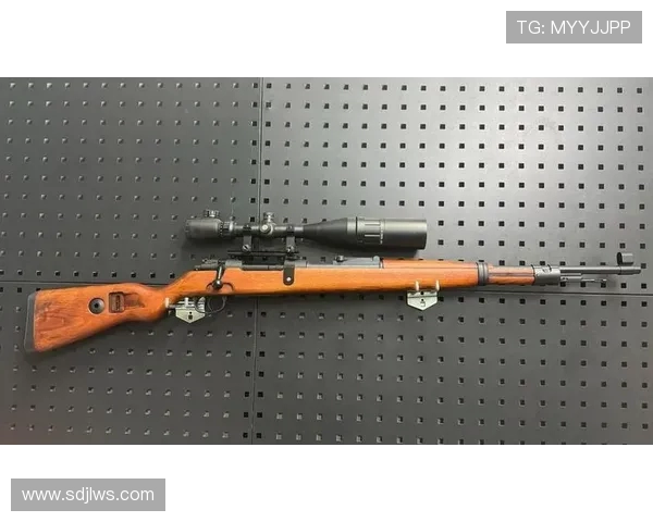 和平精英战术解析LNG战队盯防体系的战略布局与实战应用